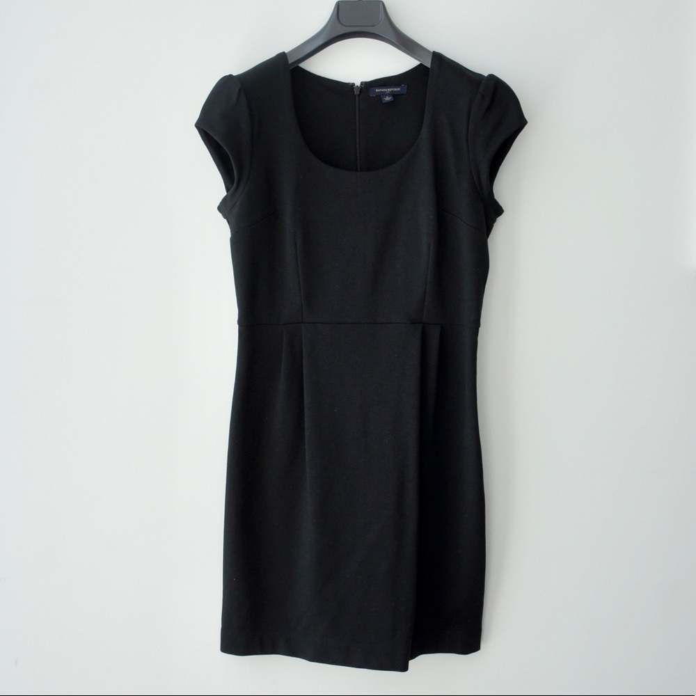 BR Simple black dress